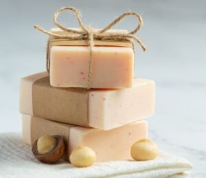 Sabonete Artesanal de Capim-limão: Frescor, Limpeza e Bem-Estar para o Seu Dia!