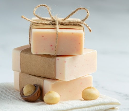 Sabonete Artesanal de Capim-limão: Frescor, Limpeza e Bem-Estar para o Seu Dia!