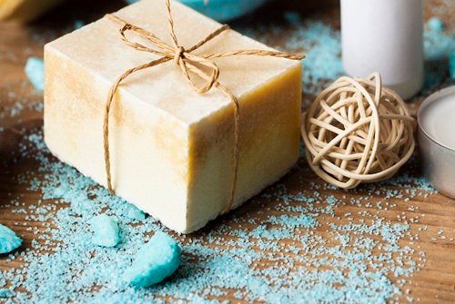 Sabonete Artesanal para o Rosto: O Guia Definitivo para Cada Tipo de Pele